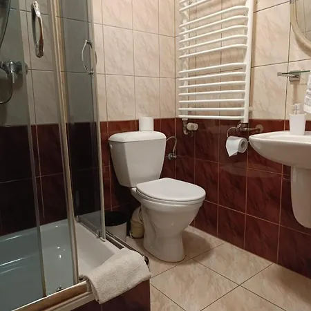 住宿加早餐酒店 Karkoz