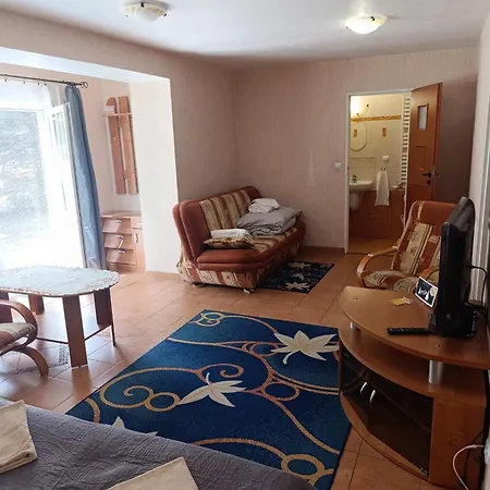 住宿加早餐酒店 Karkoz