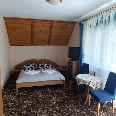 Karkoz Bed & Breakfast 3*