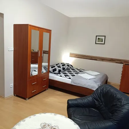 Karkoz Nocleg ze śniadaniem 3*