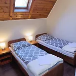 Karkoz Oda ve Kahvaltı 3*