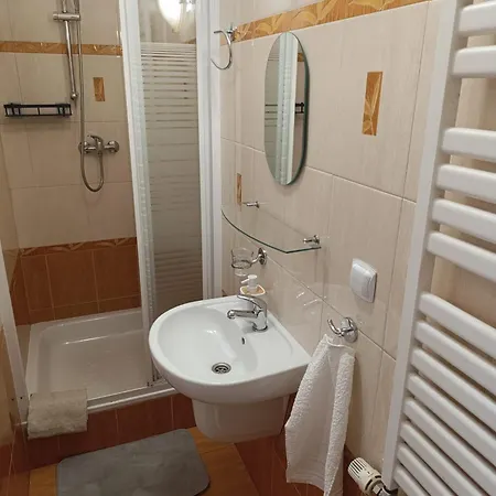 Karkoz Bed & Breakfast